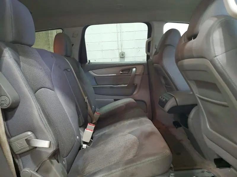2013 CHEVROLET TRAVERSE LS  