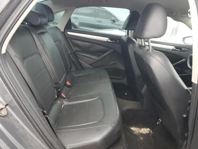 2012 VOLKSWAGEN PASSAT SE  