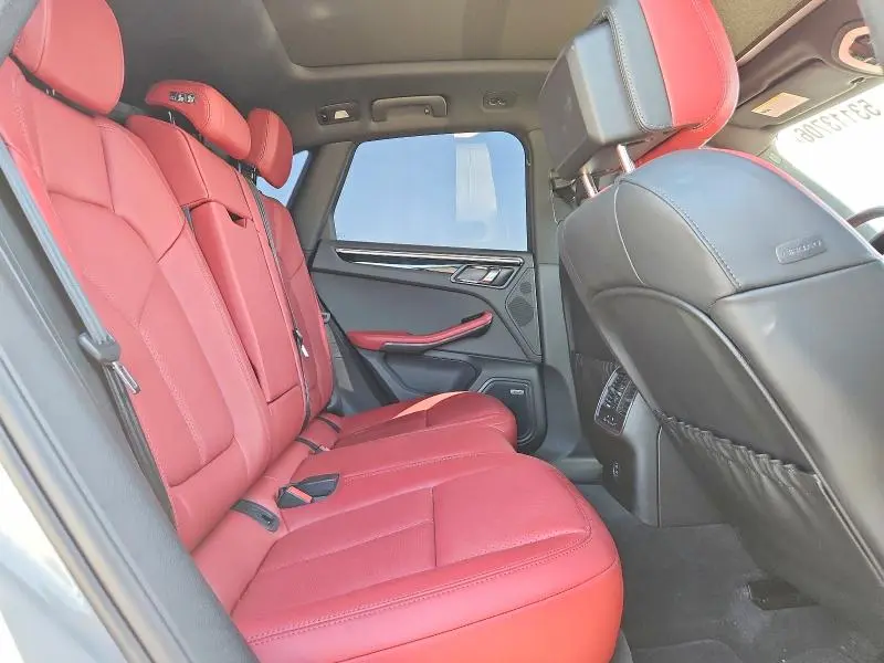 2024 PORSCHE MACAN S  