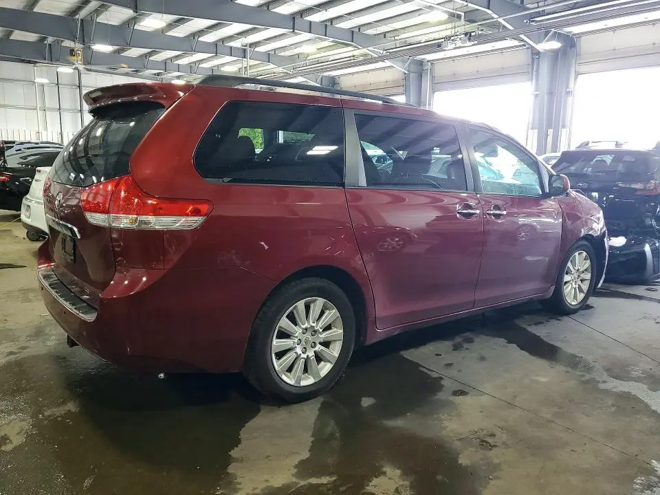 2011 TOYOTA SIENNA LIMITED 7-PASSENGER  