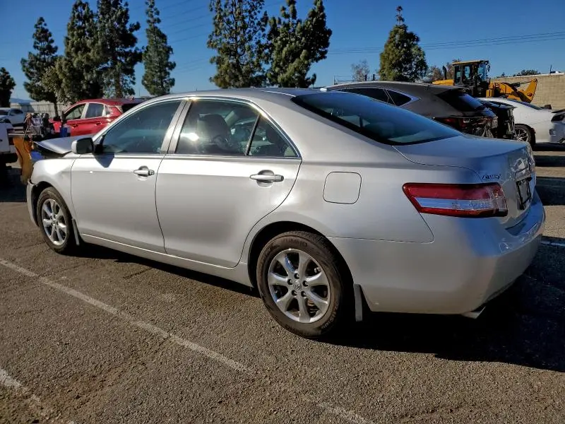 2011 TOYOTA CAMRY SE  