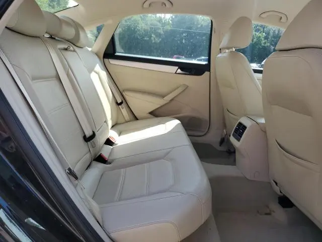 2013 VOLKSWAGEN PASSAT SE  