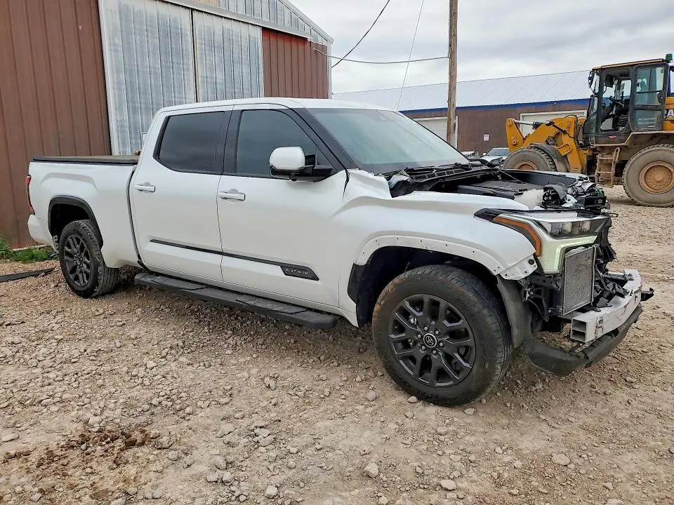 2023 TOYOTA TUNDRA PLATINUM  