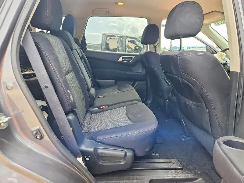 2017 NISSAN PATHFINDER SV  