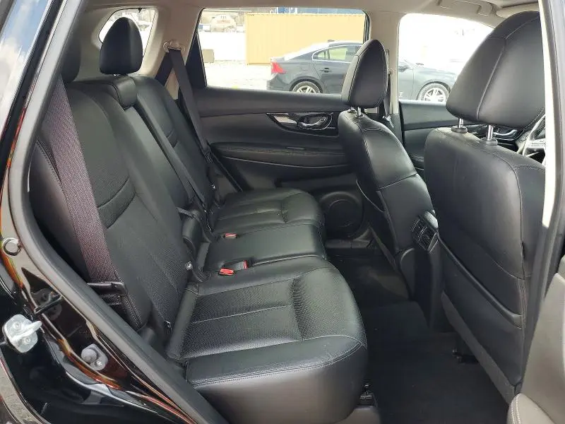 2017 NISSAN ROGUE SL  