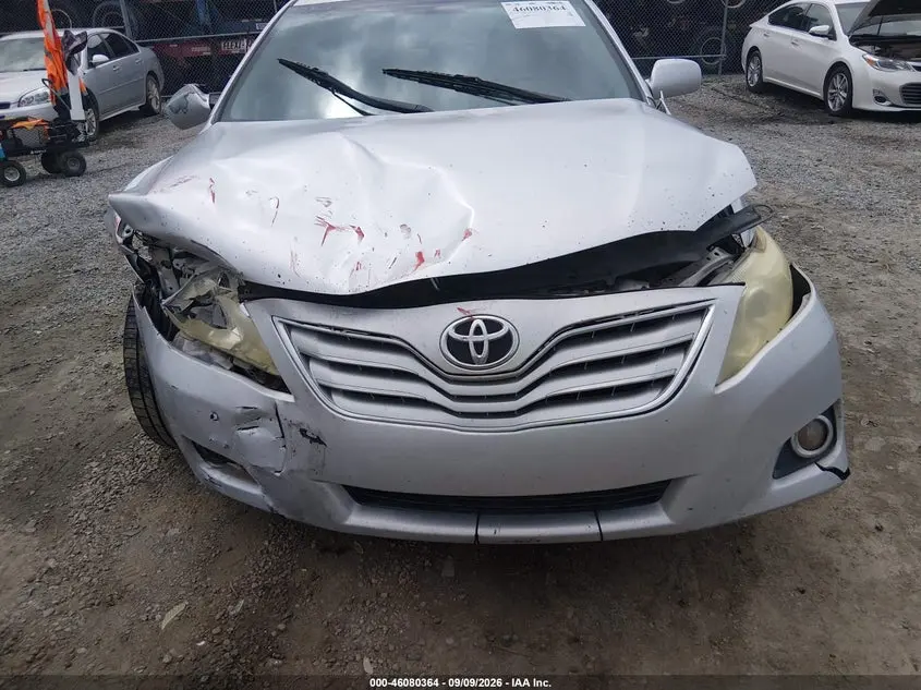 2011 TOYOTA CAMRY XLE V6