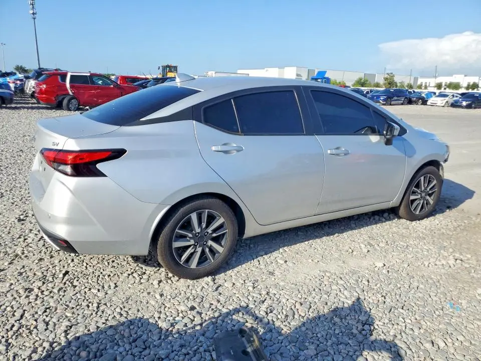 2021 NISSAN VERSA SV  