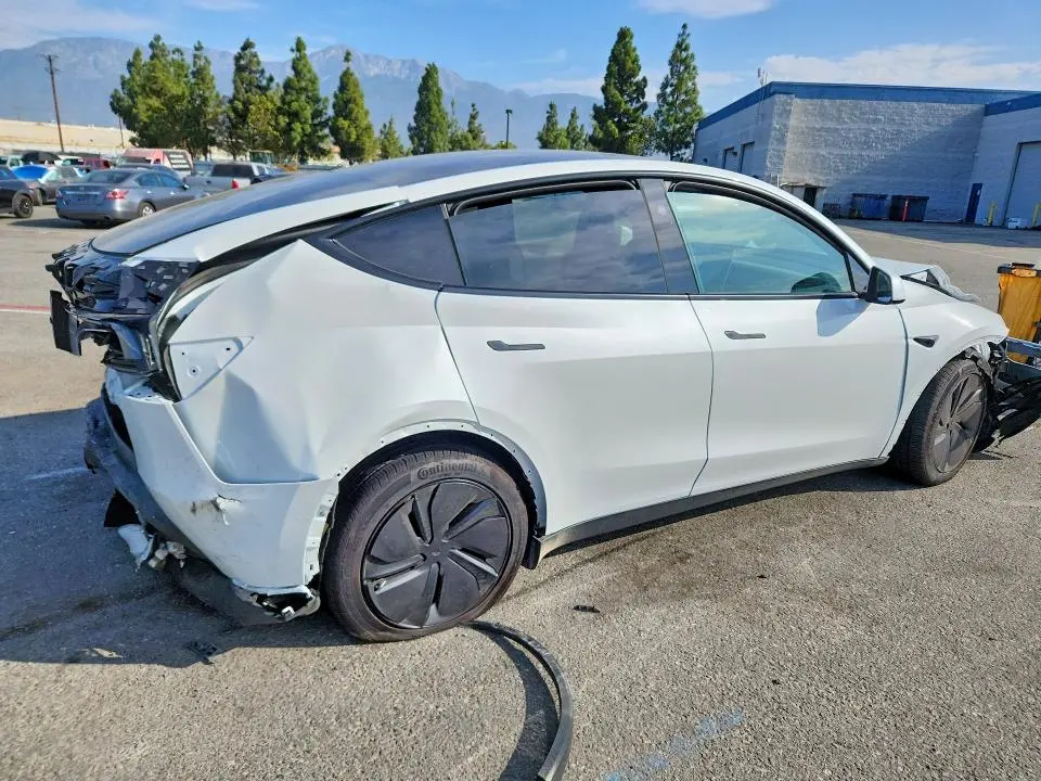 2026 TESLA MODEL Y   