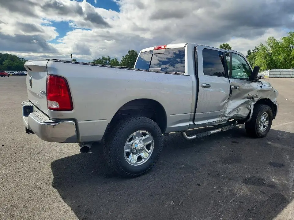 2016 RAM 2500 SLT  