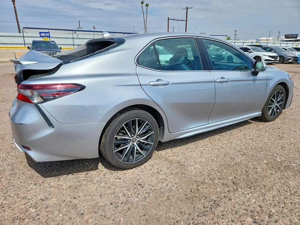 2022 TOYOTA CAMRY SE  