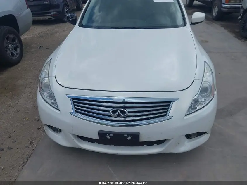 2013 INFINITI G37  