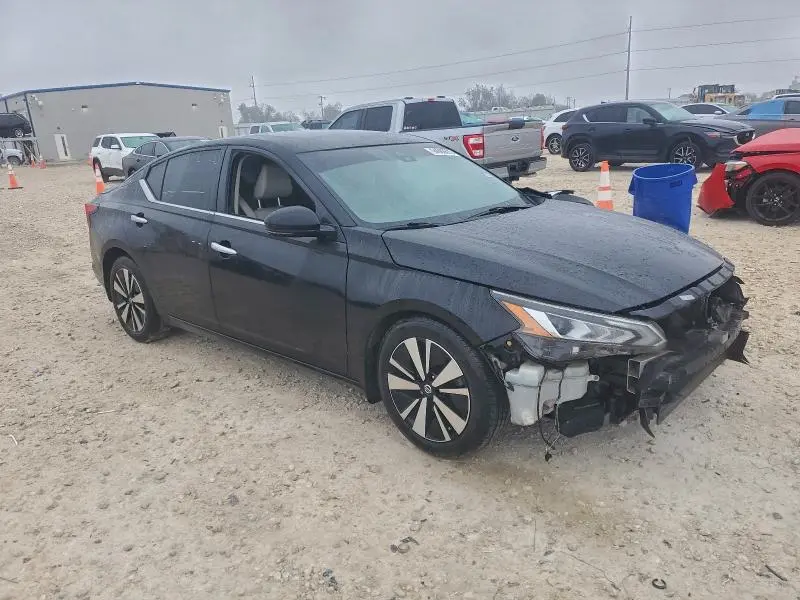 2021 NISSAN ALTIMA SL  