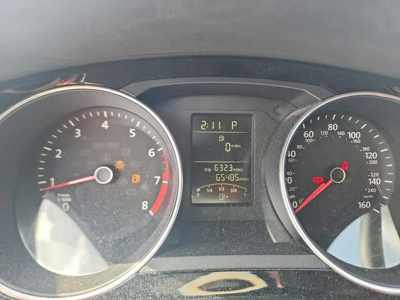 2016 VOLKSWAGEN JETTA SPORT  