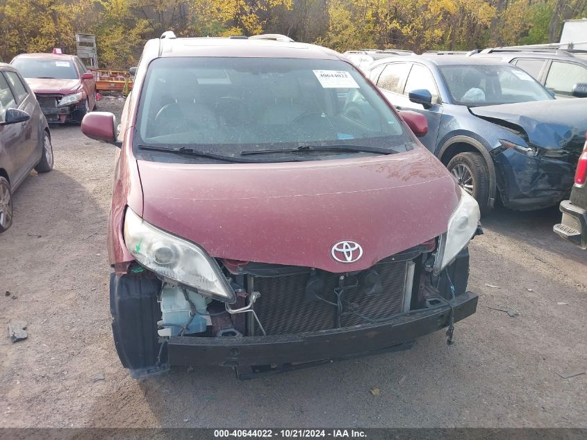 2011 TOYOTA SIENNA LIMITED