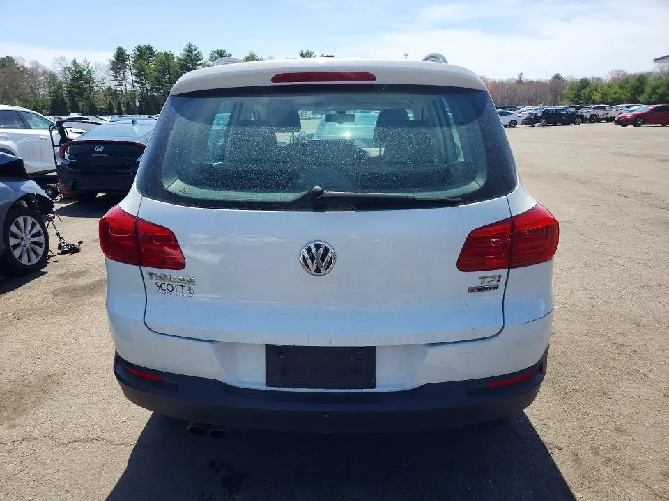 2016 VOLKSWAGEN TIGUAN S  