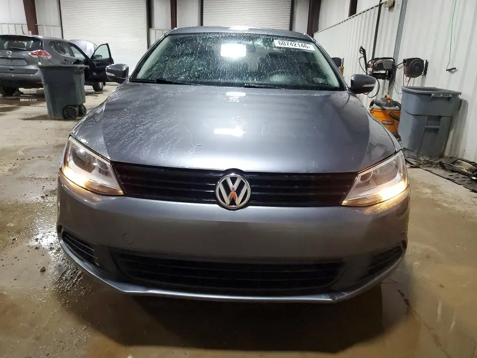 2014 VOLKSWAGEN JETTA SE  