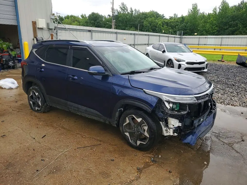 2024 KIA SELTOS EX  