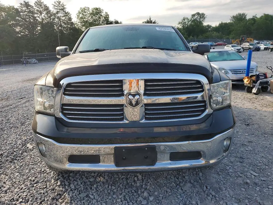 2016 RAM 1500 SLT  