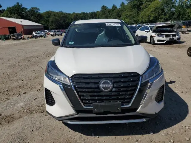 2024 NISSAN KICKS S  