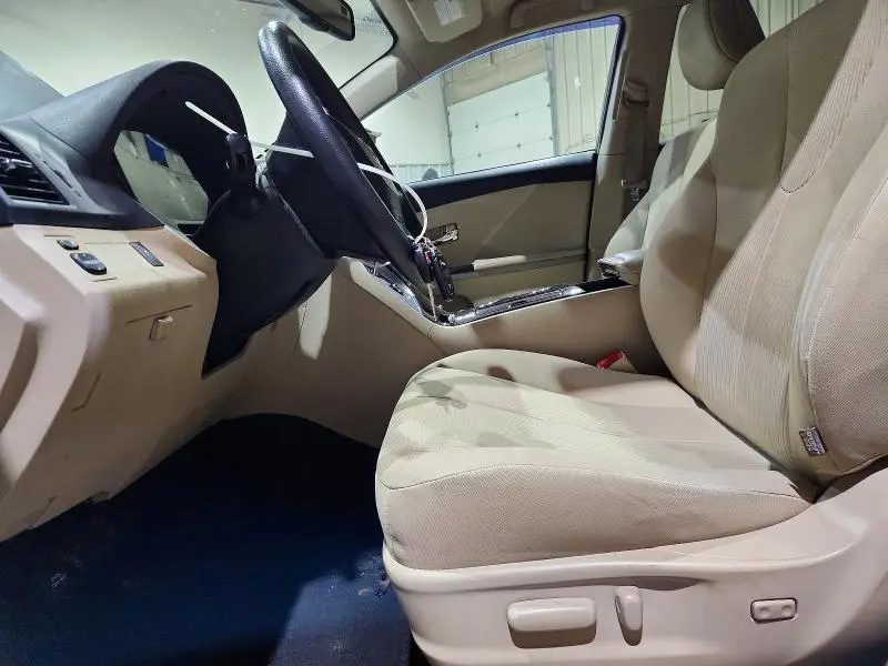 2012 TOYOTA VENZA LE  