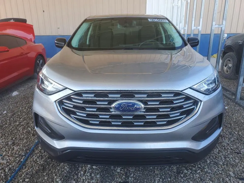 2021 FORD EDGE SE  