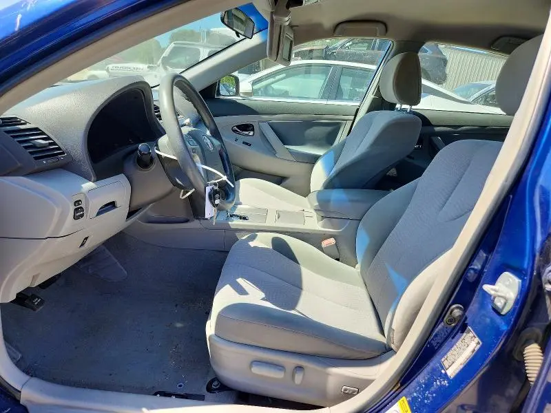 2010 TOYOTA CAMRY LE  