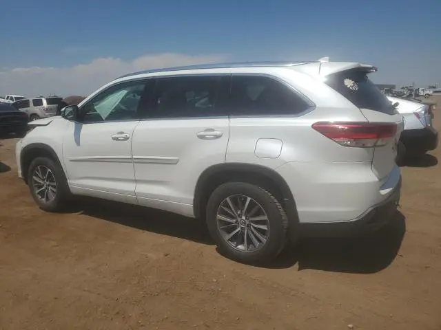 2018 TOYOTA HIGHLANDER SE  