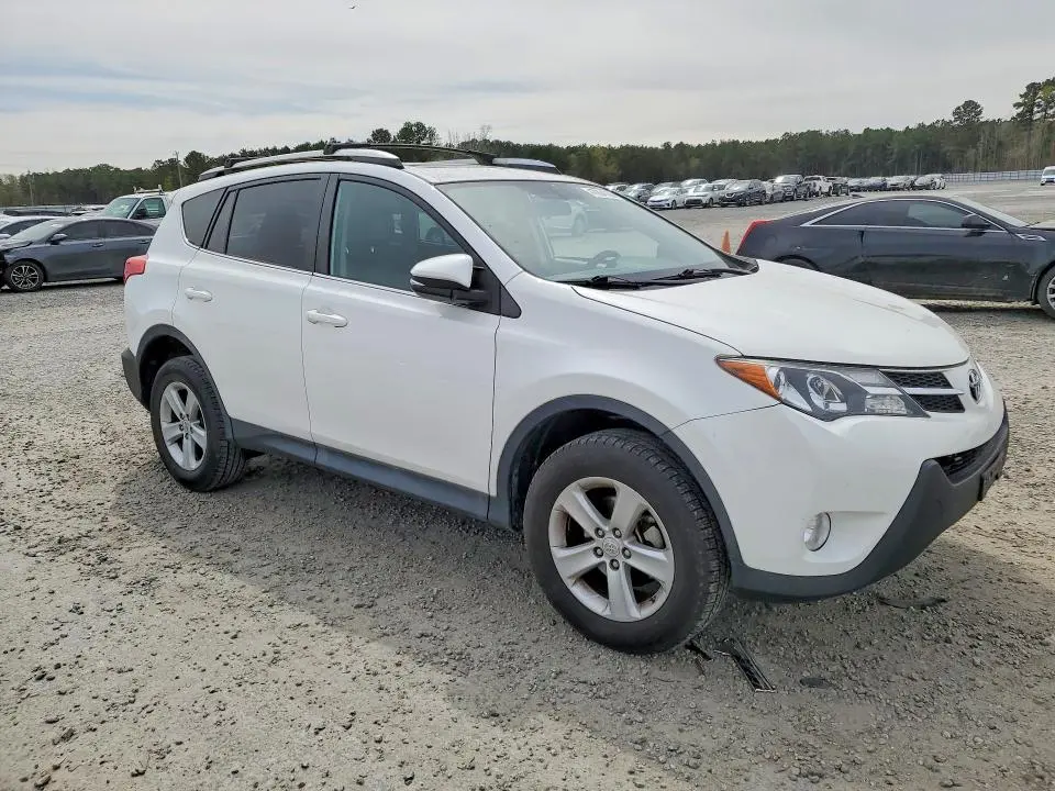 2014 TOYOTA RAV4 XLE  