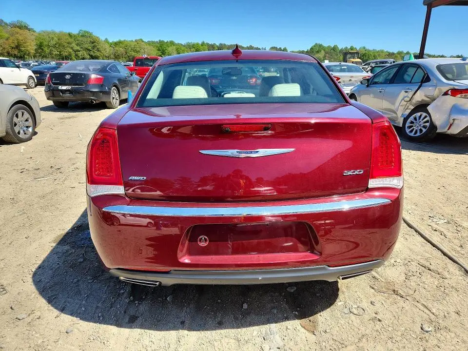 2019 CHRYSLER 300 LIMITED  