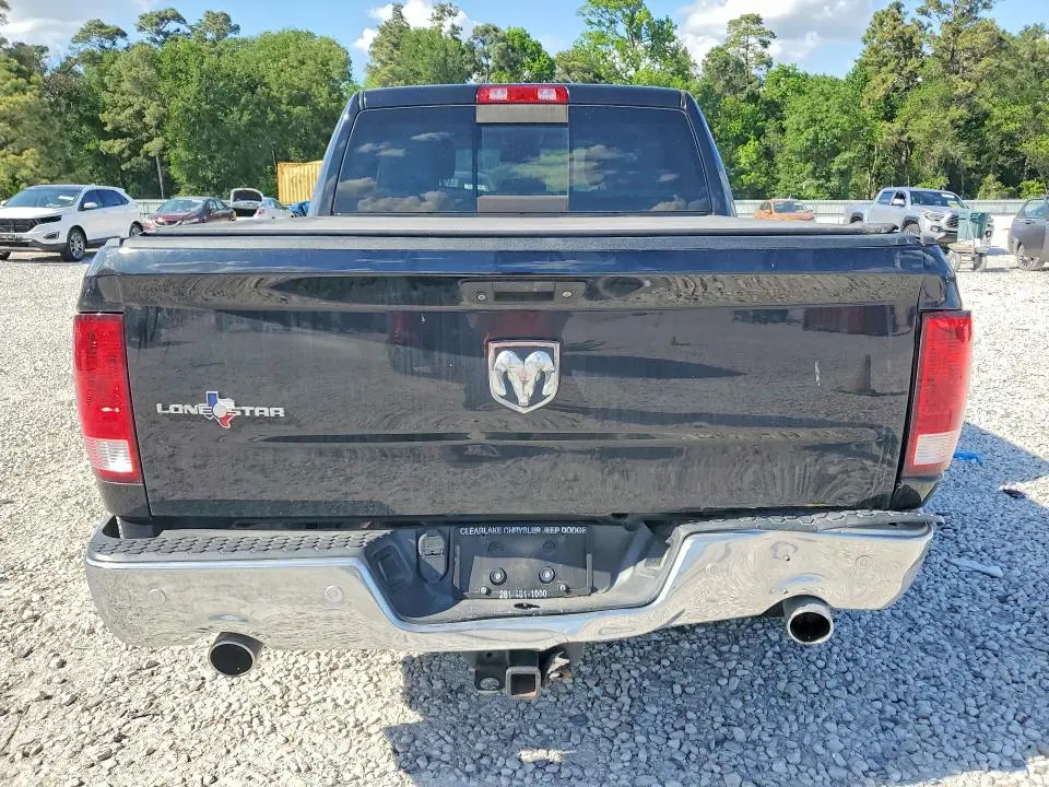 2016 RAM 1500 SLT  