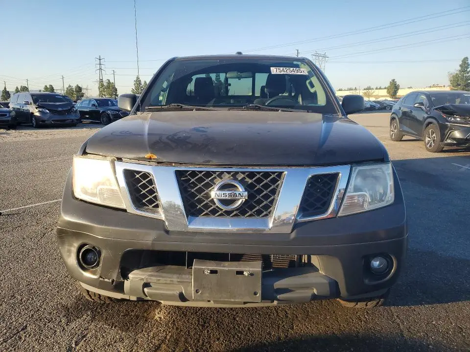 2013 NISSAN FRONTIER SV  