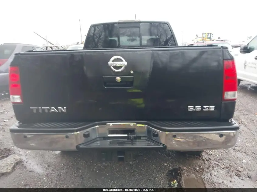 2010 NISSAN TITAN SE