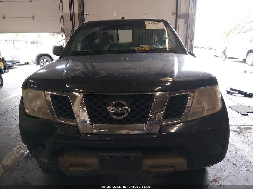 2013 NISSAN FRONTIER SV