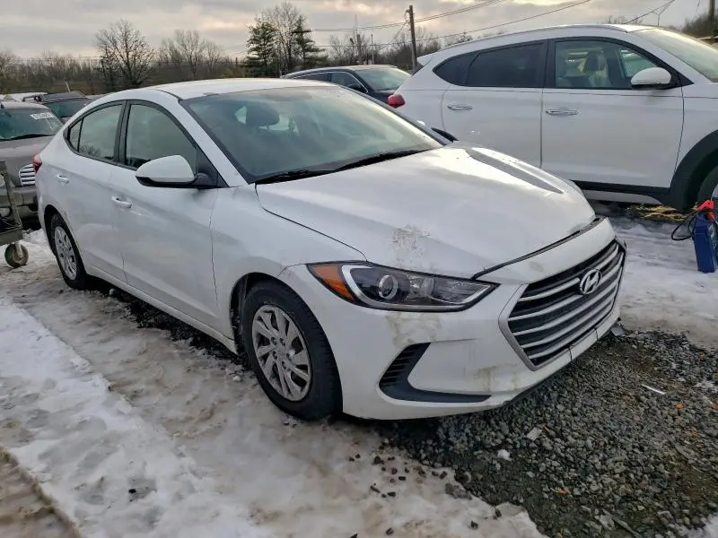 2018 HYUNDAI ELANTRA SE  