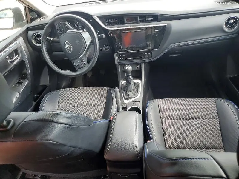 2017 TOYOTA COROLLA SE  