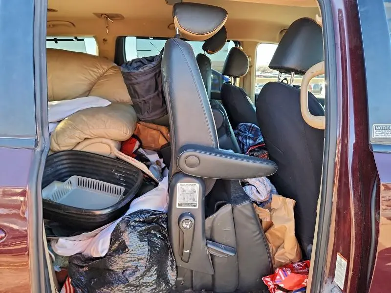 2017 KIA SEDONA LX  