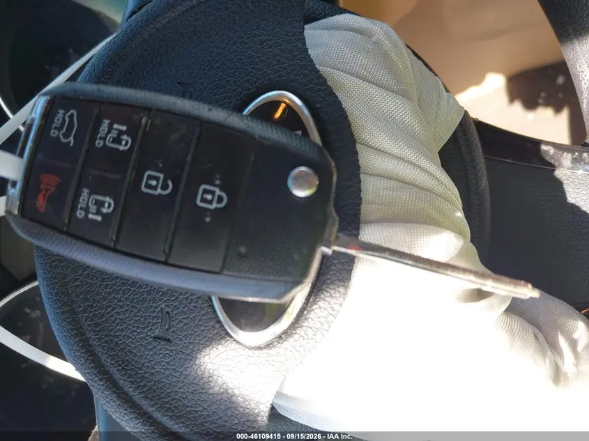 2016 KIA SEDONA LX
