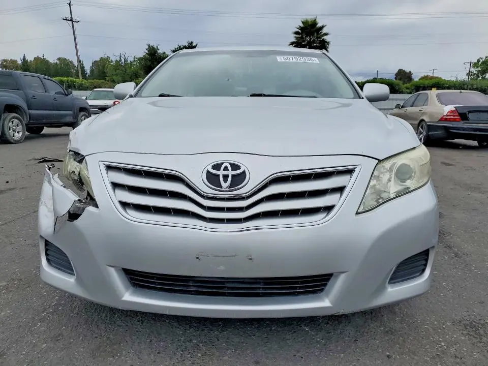 2011 TOYOTA CAMRY LE  