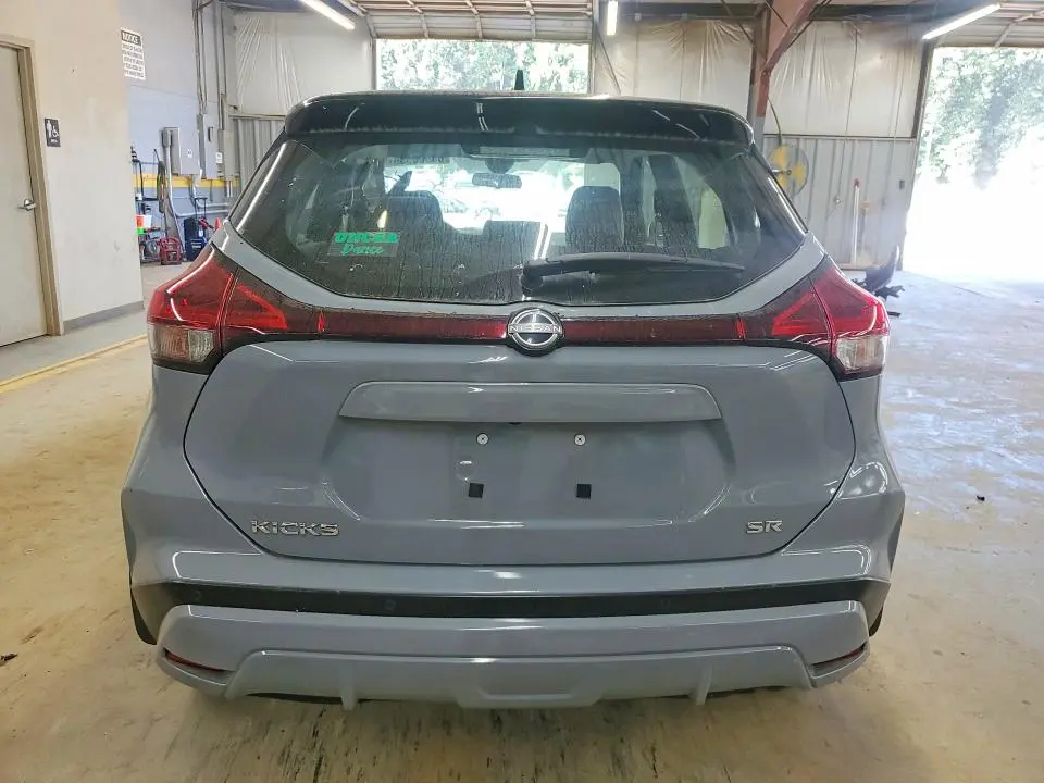 2022 NISSAN KICKS SR  
