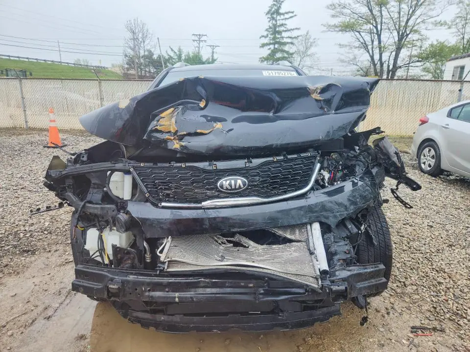 2015 KIA SORENTO LX  