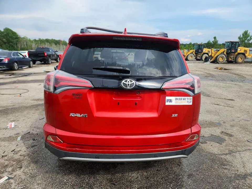 2017 TOYOTA RAV4 SE  