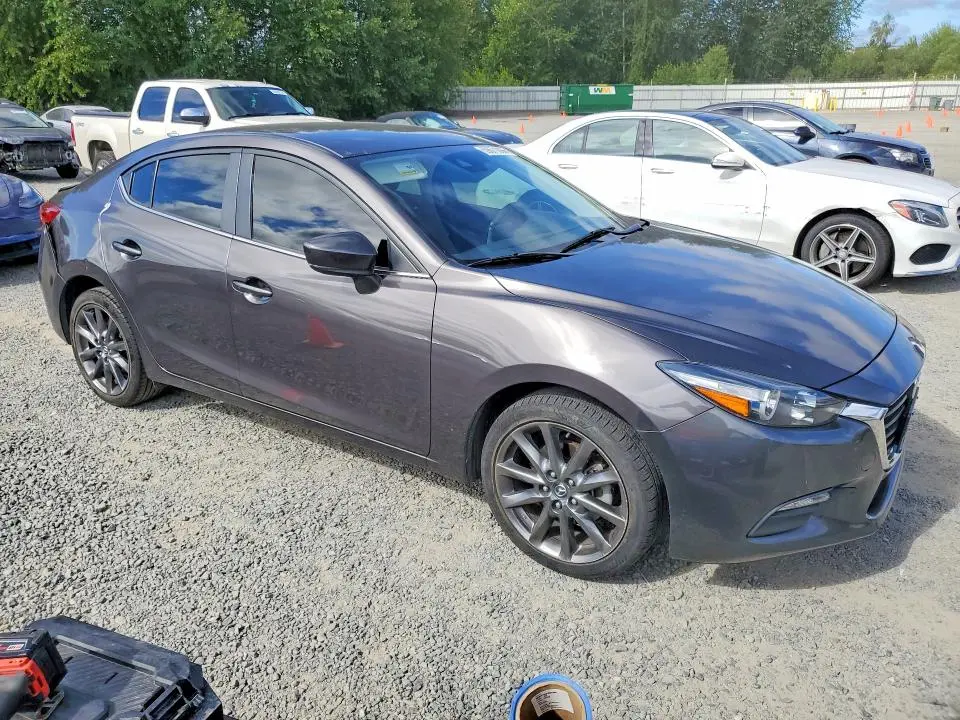 2018 MAZDA 3 TOURING  