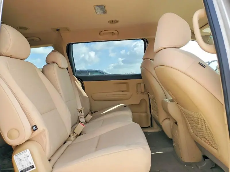 2017 KIA SEDONA LX  