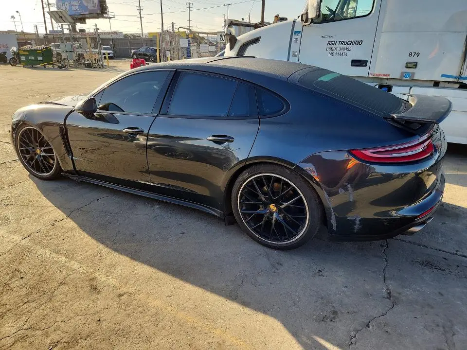 2017 PORSCHE PANAMERA 4S  