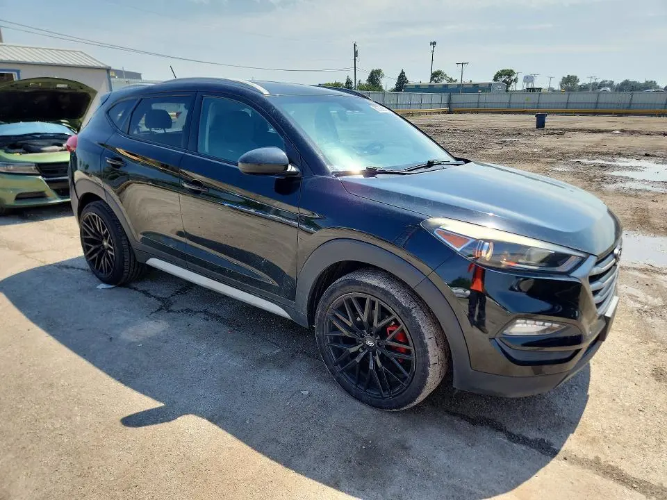 2017 HYUNDAI TUCSON SE  