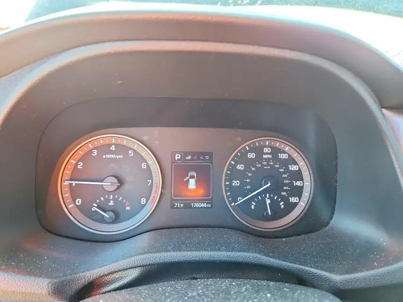 2017 HYUNDAI TUCSON SE  