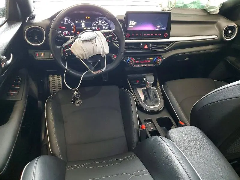 2024 KIA FORTE GT LINE  