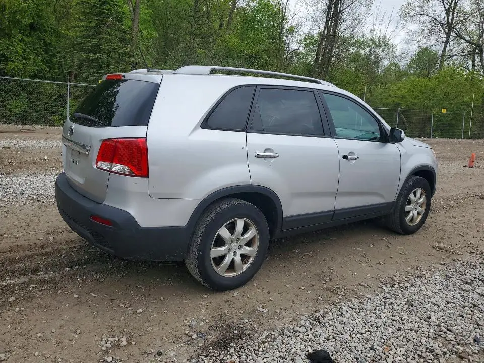 2011 KIA SORENTO LX  