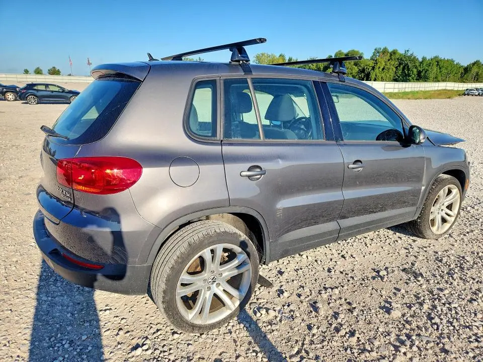 2014 VOLKSWAGEN TIGUAN S  