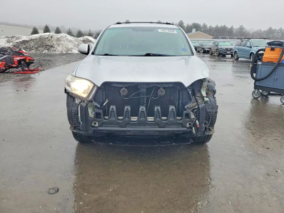 2010 TOYOTA HIGHLANDER SE  